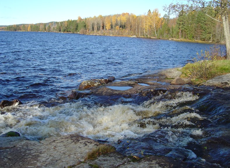 hattalven-rinner-ut-i-ostersjon.jpg