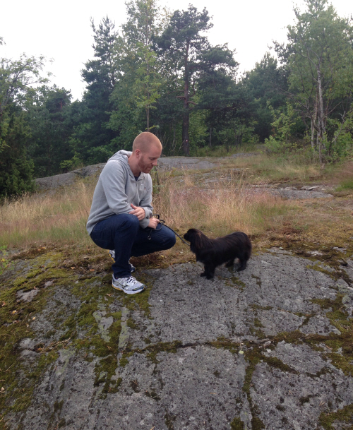 Maja med husse på berg